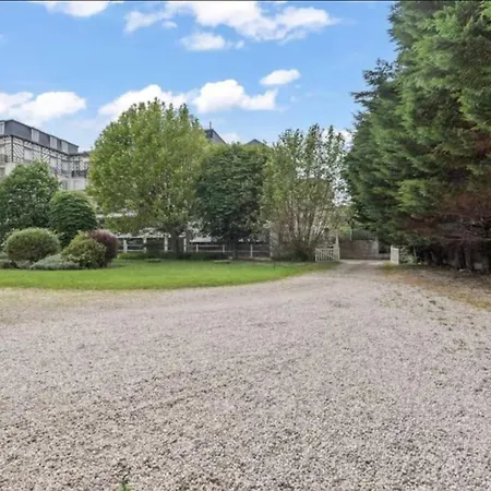 100m De La & Casino Apartamento *