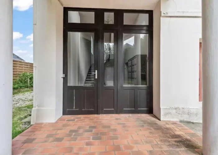 100m De La & Casino Apartmán *